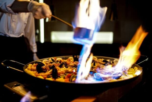 悪役令嬢のこと、嫌いなんですよね!?を無料rawhitomi読みできるかBar&Restaurante AMORが調査